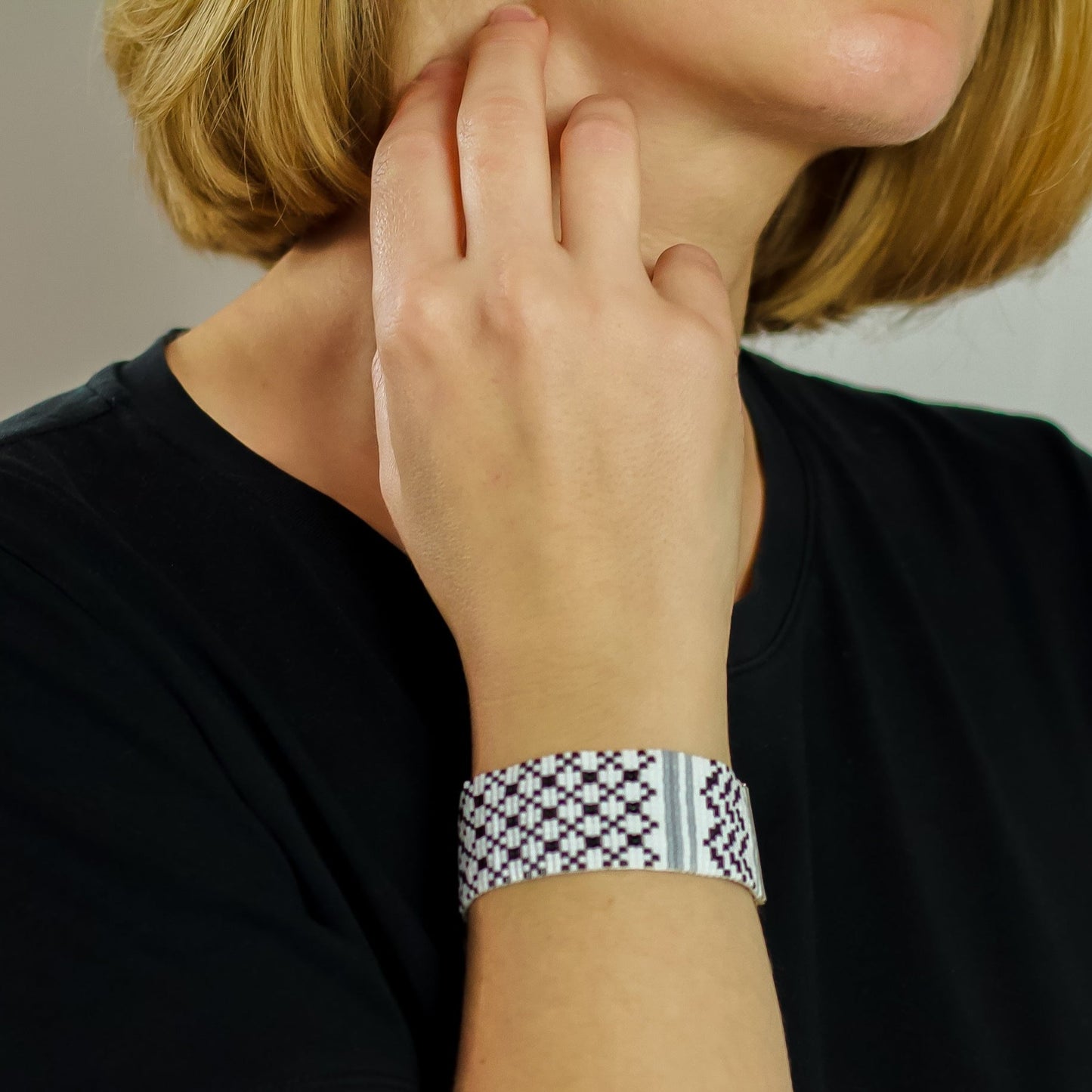 Kuffiyeh Bracelet Thick with Keffiyeh classic white and black design