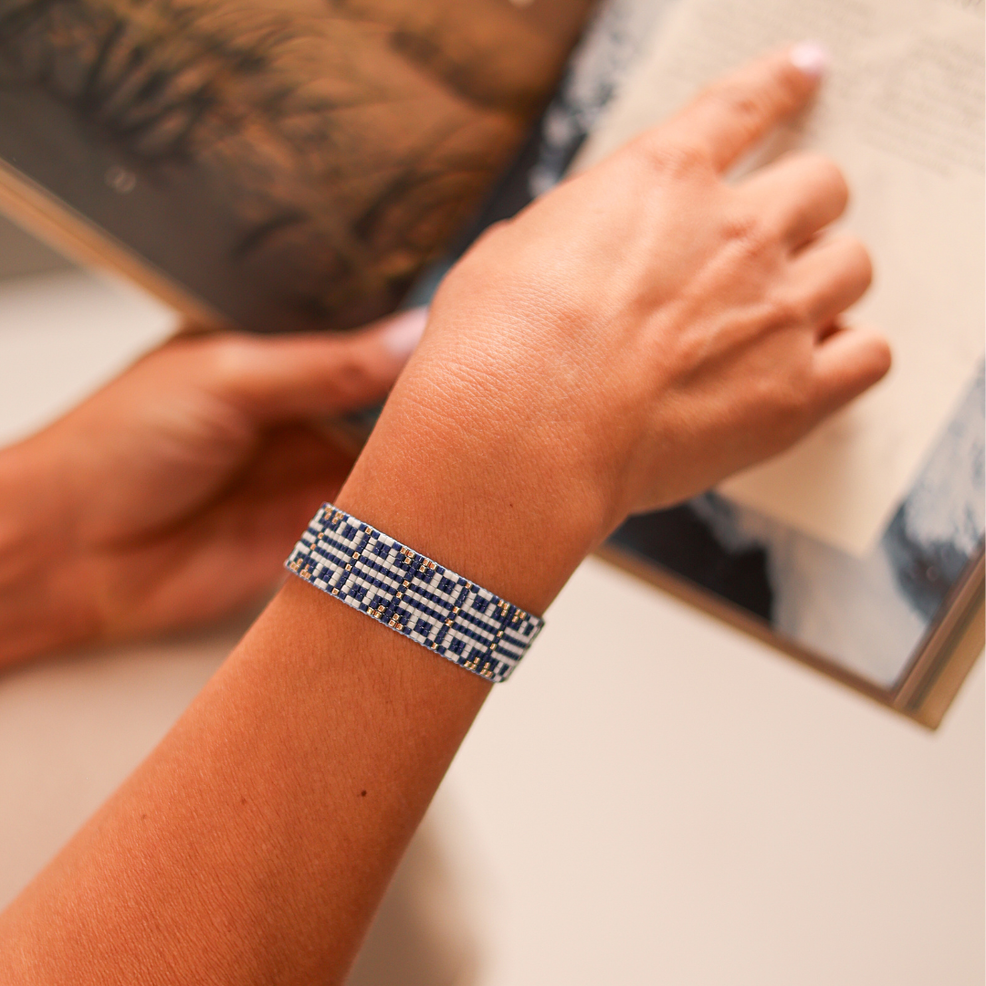 Flower Chain in Navy Blue - Bracelet with Palestinian Tatreez Pattern